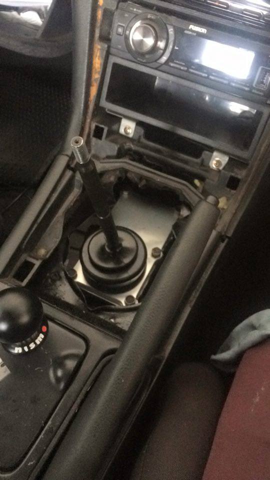 Carica immagine in Galleria Viewer, Cuffia Inferiore Leva del Cambio GKTech per Nissan Telaio S/R