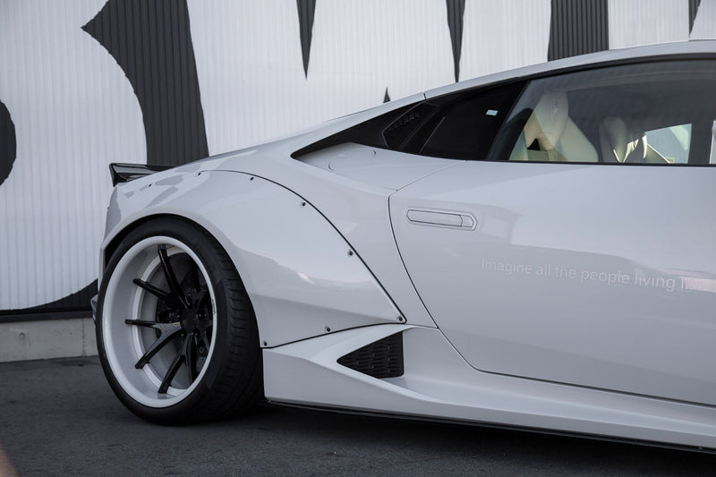 Carica immagine in Galleria Viewer, Kit Carrozzeria Liberty Walk LB Works Ver.2 per Lamborghini Huracan