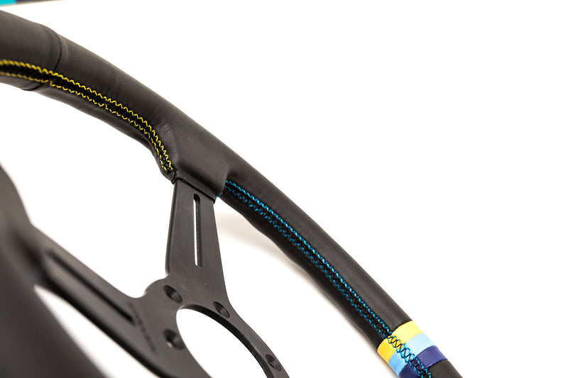 Carica immagine in Galleria Viewer, Volante GReddy "Medium Type" a Calice (47 mm), Pelle Nera, Razze Nere - 340 mm