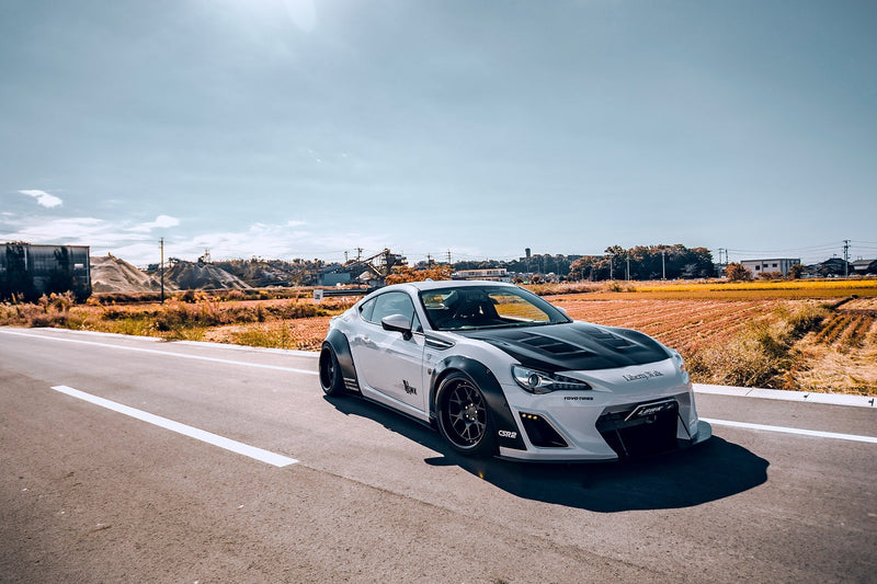 Carica immagine in Galleria Viewer, Kit Carrozzeria Liberty Walk LB Nation Works Ver.1 per Toyota GT86 / Subaru BRZ