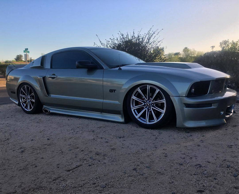 Carica immagine in Galleria Viewer, Kit Carrozzeria KBD Eleanor Style per Ford Mustang (05-09)