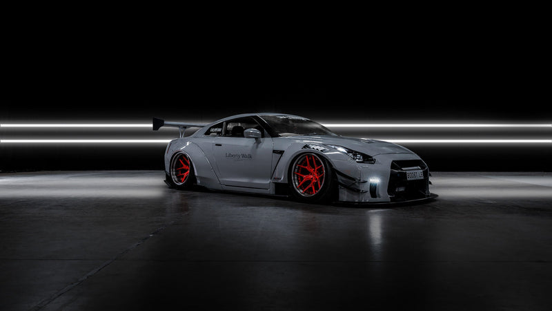 Carica immagine in Galleria Viewer, Kit Carrozzeria Liberty Walk LB Works Type 2 per Nissan GTR (12-16)