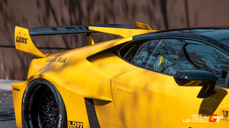 Carica immagine in Galleria Viewer, Kit Carrozzeria Liberty Walk LB Silhouette Works per Lamborghini Huracan GT Spyder