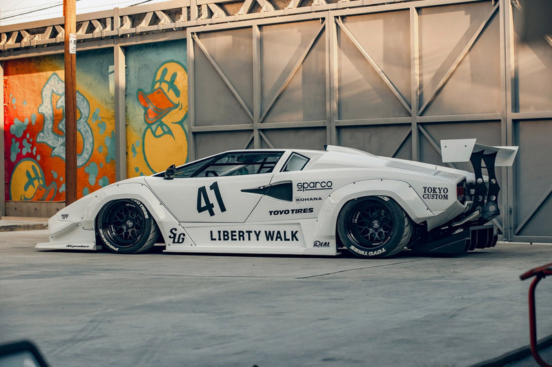 Carica immagine in Galleria Viewer, Kit Carrozzeria Liberty Walk LB Works per Lamborghini Countach