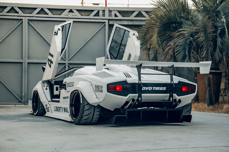 Carica immagine in Galleria Viewer, Kit Carrozzeria Liberty Walk LB Works per Lamborghini Countach