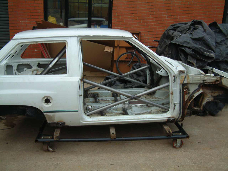 Carica immagine in Galleria Viewer, Roll Bar Multipunto Custom Cages da Saldare per Opel Corsa A - FIA (T45)
