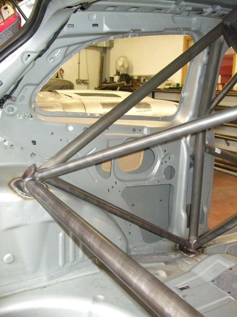 Carica immagine in Galleria Viewer, Roll Bar Multipunto Custom Cages da Saldare per Ford Fiesta MK5 - FIA