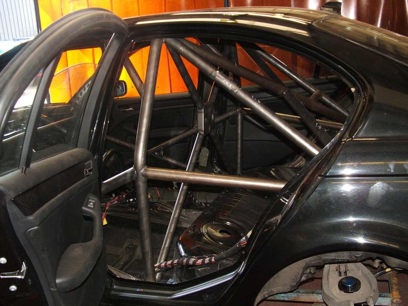 Carica immagine in Galleria Viewer, Roll Bar Multipunto Custom Cages da Saldare per BMW E46 Berlina - FIA