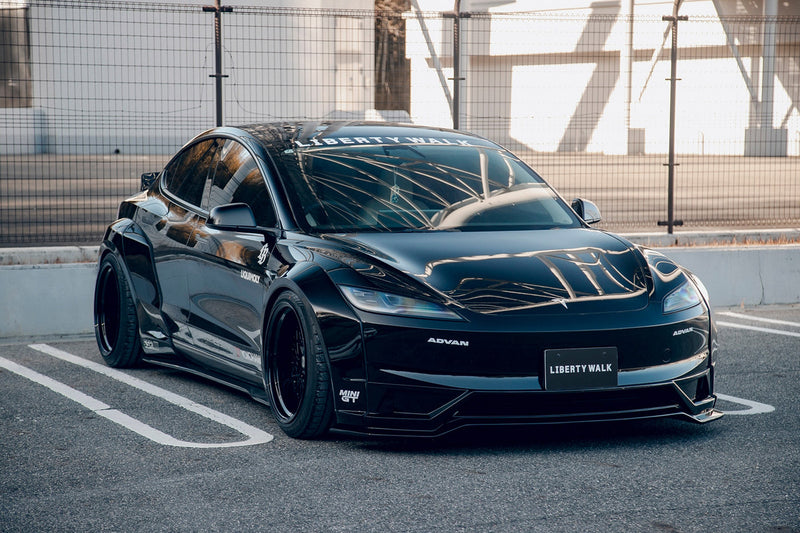 Carica immagine in Galleria Viewer, Kit Carrozzeria Liberty Walk E Works per Tesla Model 3