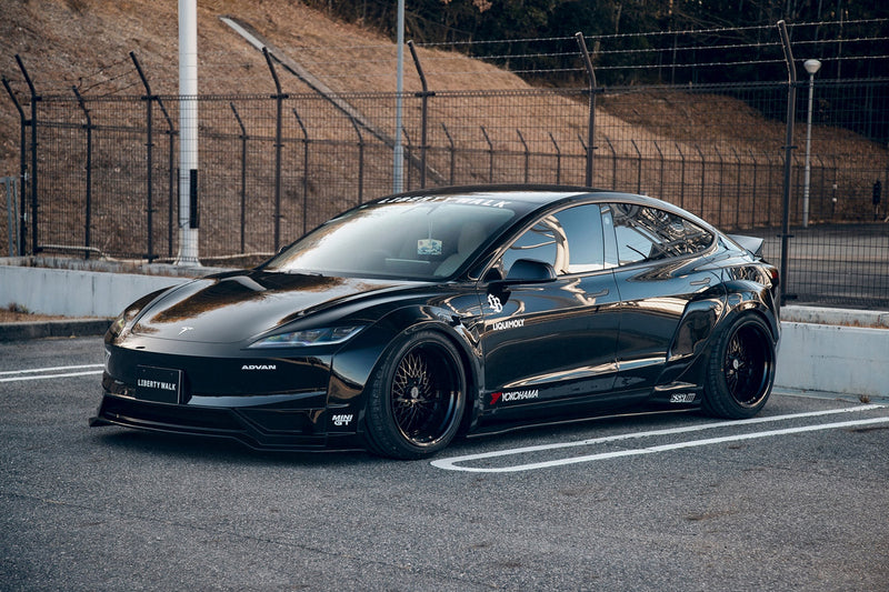 Carica immagine in Galleria Viewer, Kit Carrozzeria Liberty Walk E Works per Tesla Model 3
