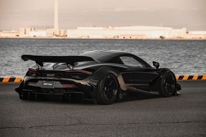Carica immagine in Galleria Viewer, Kit Carrozzeria Liberty Walk LB Works per McLaren 720S