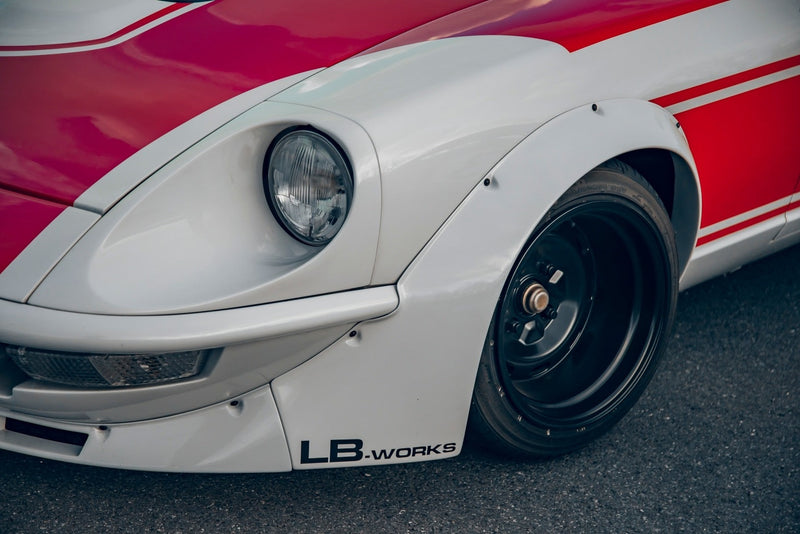 Carica immagine in Galleria Viewer, Kit Carrozzeria Liberty Walk LB Works per Datsun 240Z