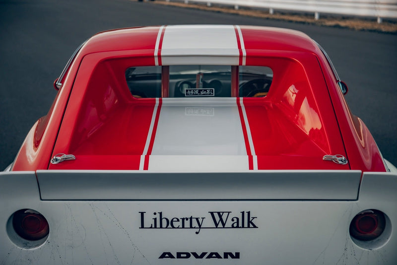 Carica immagine in Galleria Viewer, Kit Carrozzeria Liberty Walk LB Works per Datsun 240Z