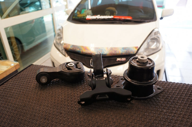 Carica immagine in Galleria Viewer, Kit Supporti Motore Rinforzati Hardrace per Honda Jazz (07-14) Cambio Automatico
