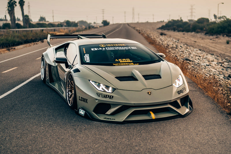 Carica immagine in Galleria Viewer, Kit Carrozzeria Liberty Walk LB Silhouette Works per Lamborghini Huracan GT Spyder
