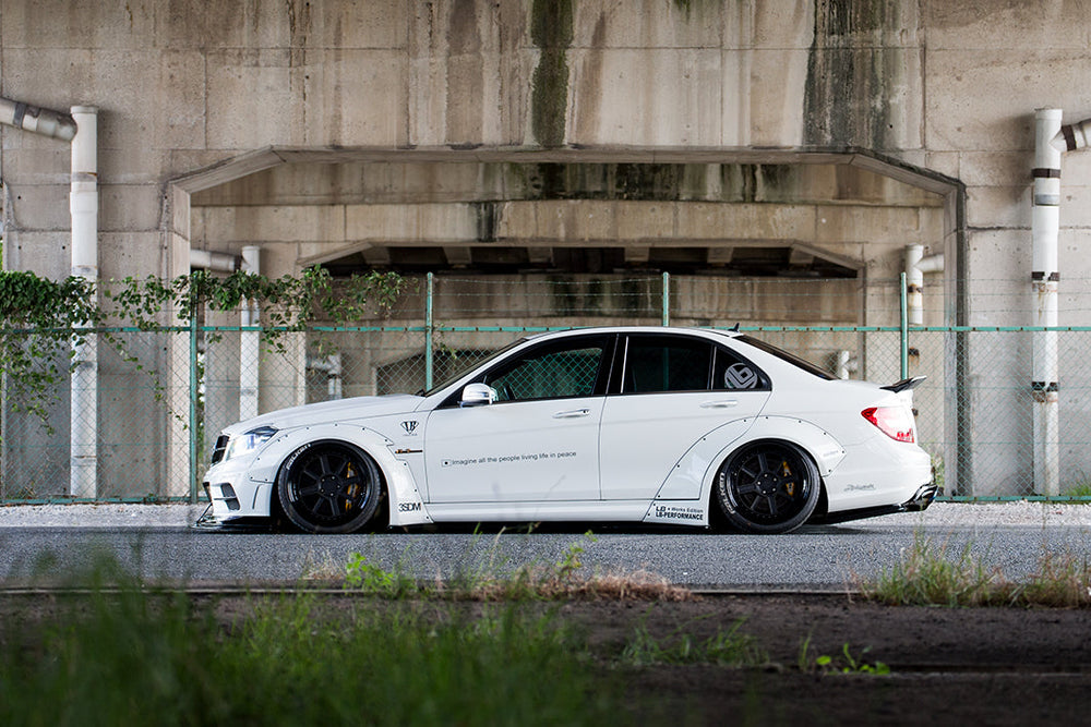 Kit Carrozzeria Liberty Walk LB Works per Mercedes C63 W204
