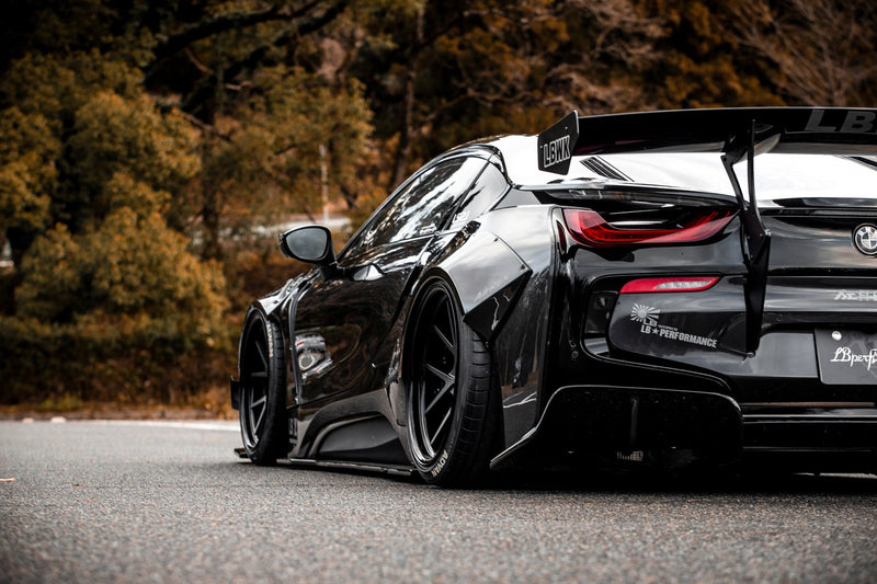 Carica immagine in Galleria Viewer, Kit Carrozzeria Liberty Walk LB Works Ver.1 per BMW i8
