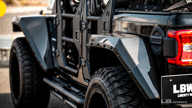 Carica immagine in Galleria Viewer, Kit Carrozzeria Liberty Walk LB Works Fairline per Jeep Wrangler JL (2019+)
