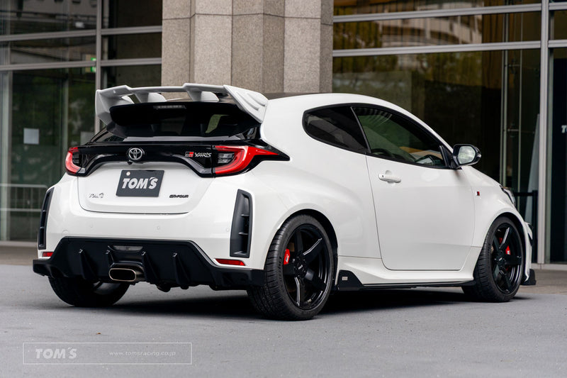 Carica immagine in Galleria Viewer, Kit Carrozzeria TOM'S per Toyota Yaris GR
