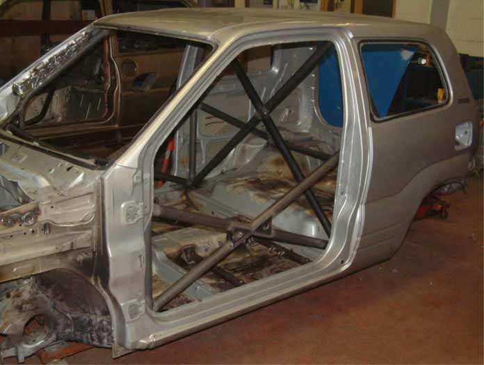 Carica immagine in Galleria Viewer, Roll Bar Multipunto Custom Cages da Saldare per Suzuki Ignis - FIA
