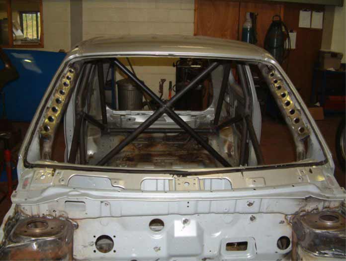 Carica immagine in Galleria Viewer, Roll Bar Multipunto Custom Cages da Saldare per Suzuki Ignis - FIA
