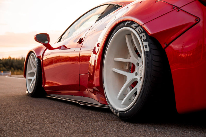 Carica immagine in Galleria Viewer, Kit Carrozzeria Liberty Walk LB Works Ver.2 per Ferrari 458
