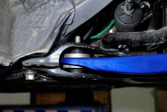 Bracci Oscillanti Inferiori Anteriori Hardrace con Correzione del Centro di Rollio per Honda Jazz (13-20)