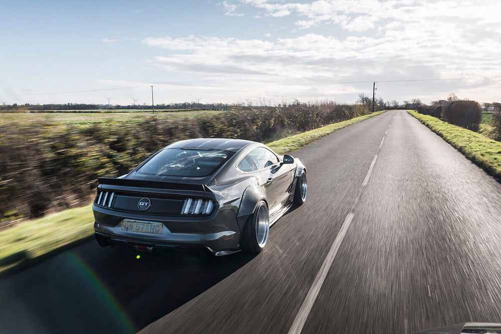 Kit Carrozzeria Liberty Walk LB Works per Ford Mustang