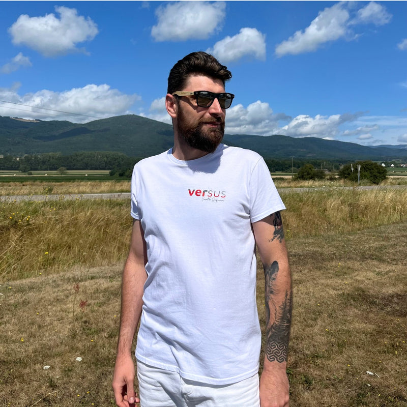 Carica immagine in Galleria Viewer, T-Shirt Versus
