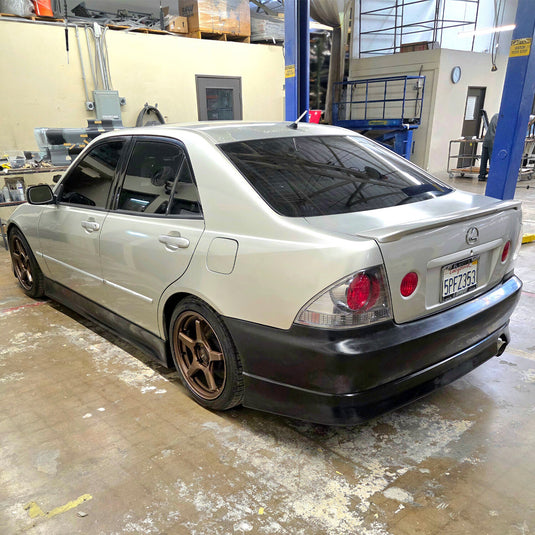 Kit Carrozzeria KBD VTX Style per Lexus IS XE10 (00-05)