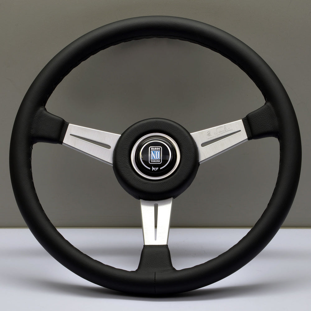 Volante Nardi Classic ND36, Pelle Nera, Razze in Alluminio, Cuciture Grigie, a Calice 40 mm, Centro Nero