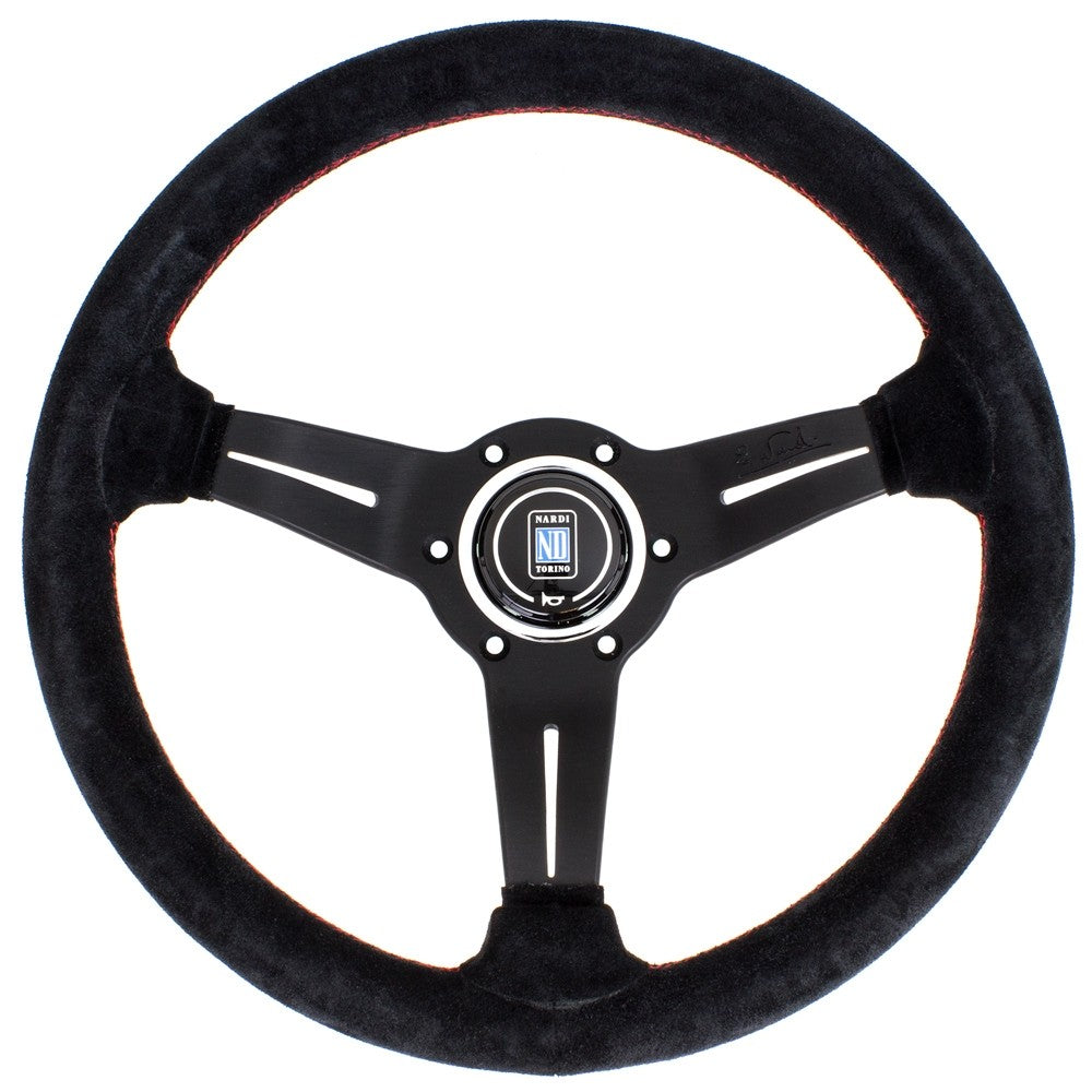 Volante Nardi Deep Corn Ø33, Scamosciato Nero, Razze Nere, Cuciture Rosse, a Calice 50 mm