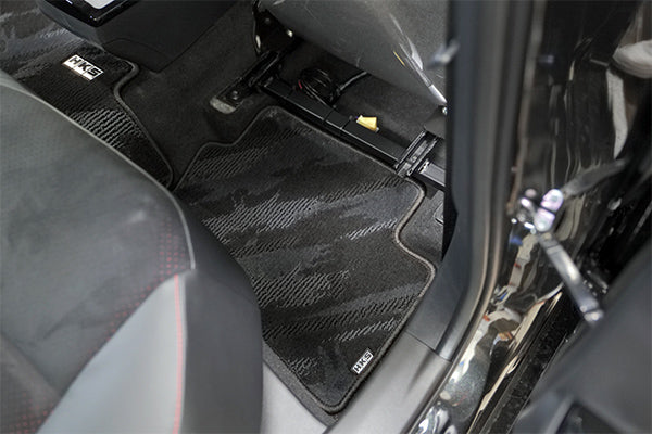 Carica immagine in Galleria Viewer, Tappetini HKS Oil Splash per Toyota Corolla GR LHD

