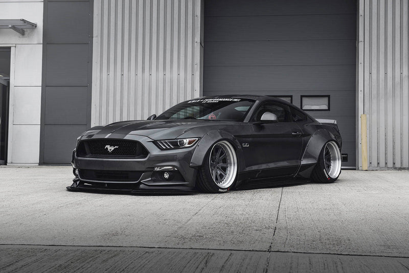 Carica immagine in Galleria Viewer, Kit Carrozzeria Liberty Walk LB Works per Ford Mustang
