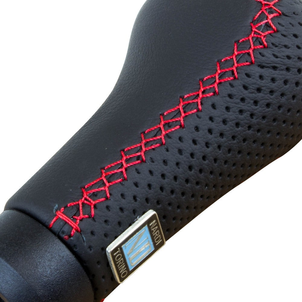 Pomello Nardi Prestige in Pelle Nera Perforata, Cuciture Rosse