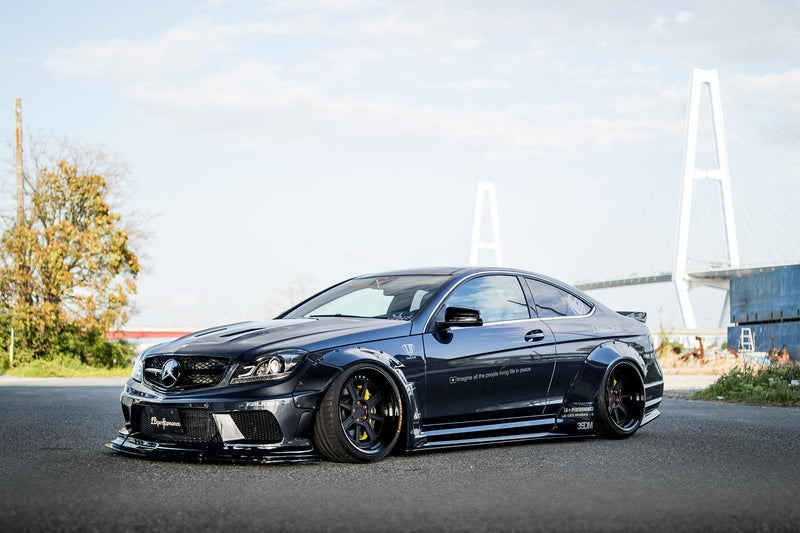 Carica immagine in Galleria Viewer, Kit Carrozzeria Liberty Walk LB Works per Mercedes C63 W204
