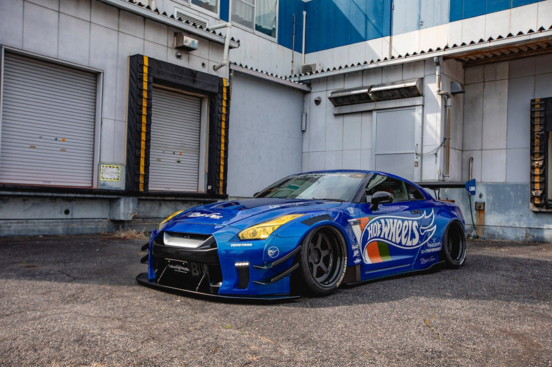 Carica immagine in Galleria Viewer, Kit Carrozzeria Liberty Walk LB Works Type 2 per Nissan GTR (2017+)
