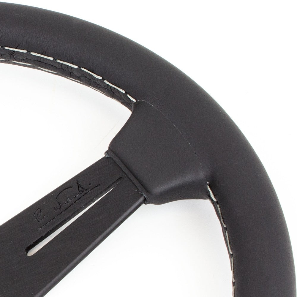 Volante Nardi Classic ND33, Pelle Nera, Razze Nere, Cuciture Grigie, a Calice 40 mm