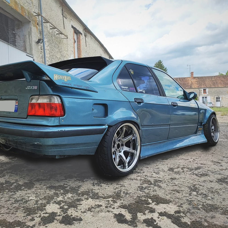 Carica immagine in Galleria Viewer, Kit Carrozzeria Felony per BMW E36 Berlina
