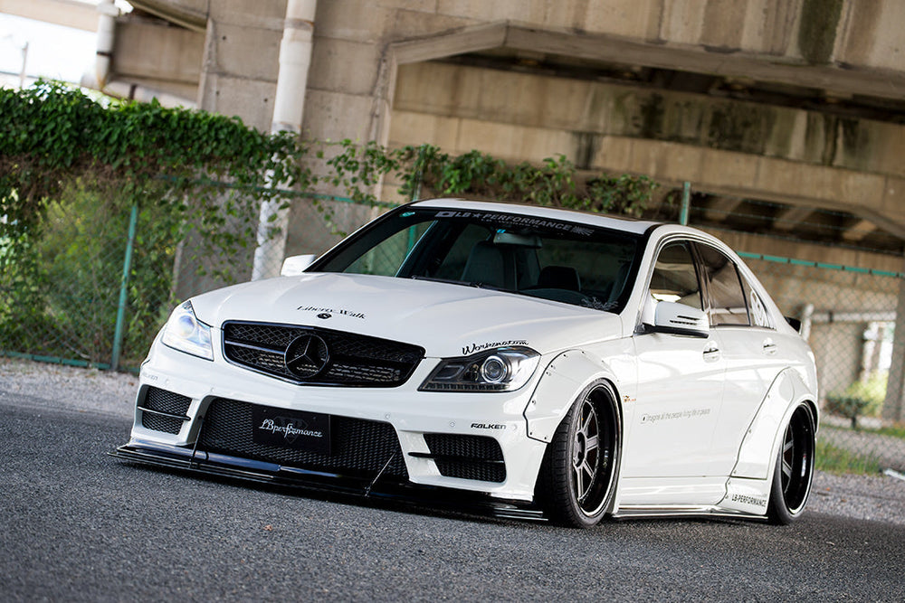Kit Carrozzeria Liberty Walk LB Works per Mercedes C63 W204