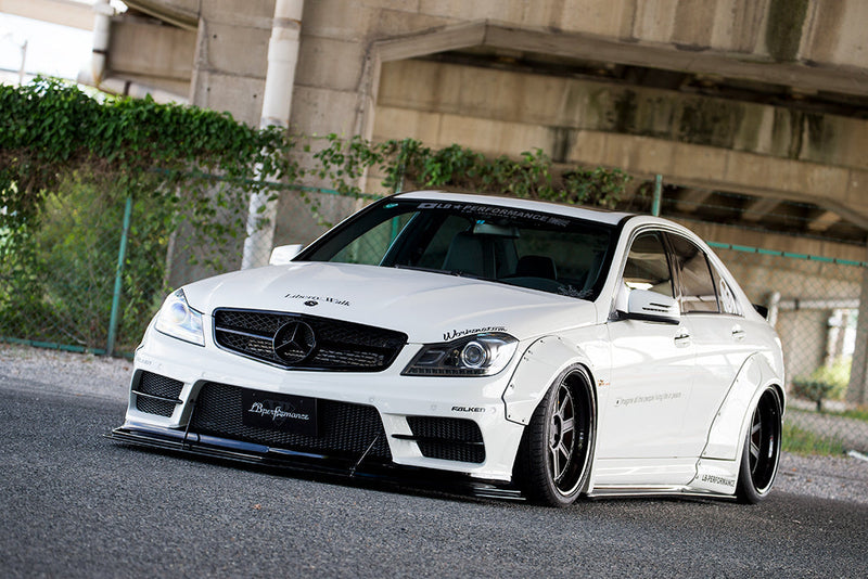 Carica immagine in Galleria Viewer, Kit Carrozzeria Liberty Walk LB Works per Mercedes C63 W204
