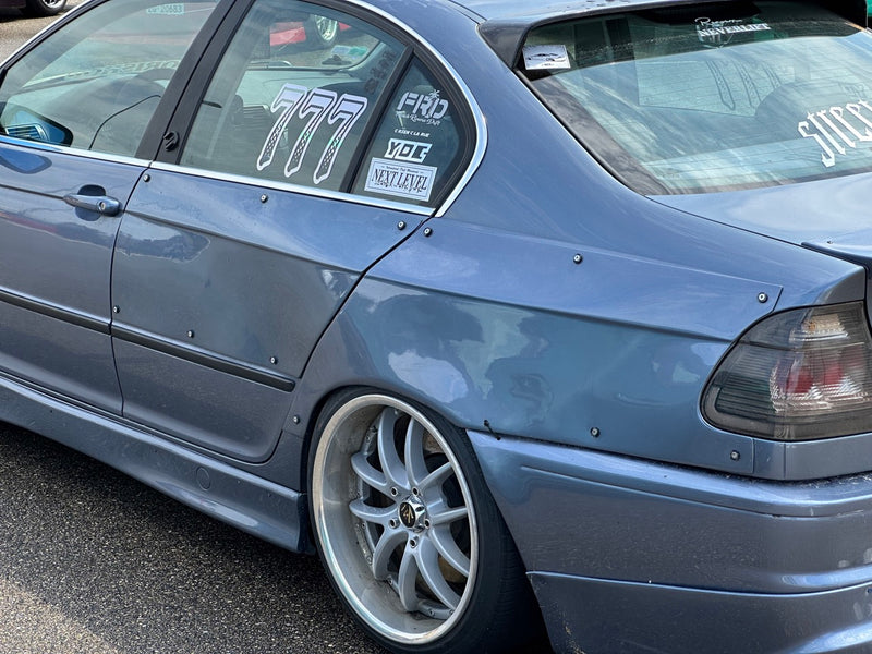 Carica immagine in Galleria Viewer, Kit Carrozzeria Widebody "Onion Style" per BMW E46
