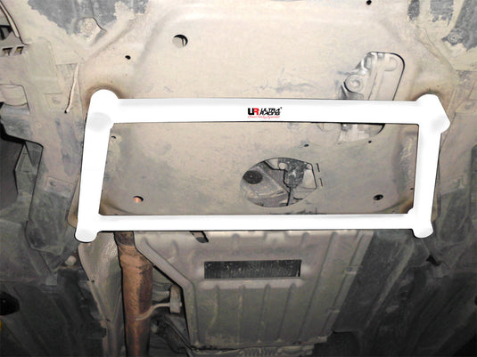 Barra anti-avvicinamento inferiore anteriore 4 punti ULTRA RACING BMW X6 E71 08+