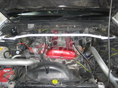 Barra anti-avvicinamento superiore anteriore ULTRA RACING Nissan S13 89-94 SR20DET