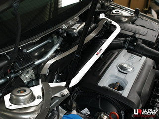 Barra anti-avvicinamento superiore anteriore ULTRA RACING VW Passat CC TSI / Golf R36 AWD 05-10
