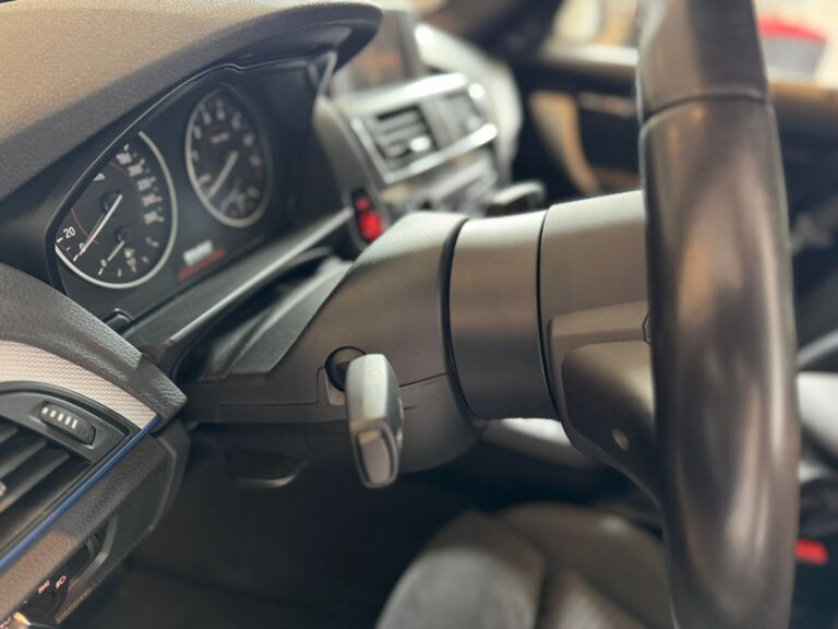 Distanziale Volante SpacerShop per BMW Serie 4 G22 / G23 / G26 (2020+)