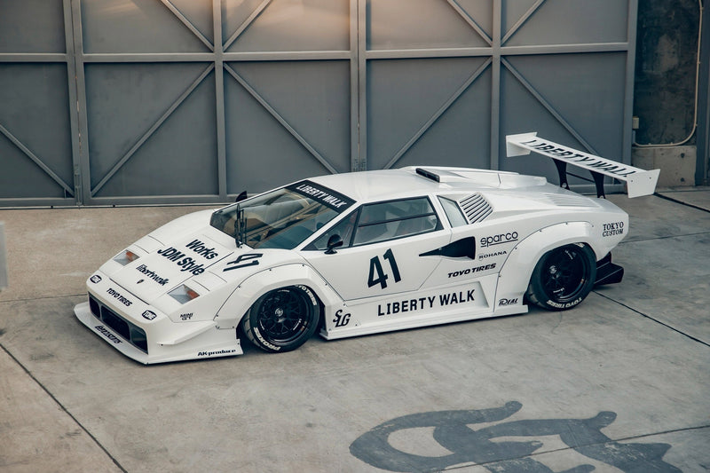 Carica immagine in Galleria Viewer, Kit Carrozzeria Liberty Walk LB Works per Lamborghini Countach
