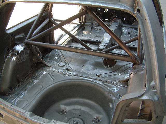Carica immagine in Galleria Viewer, Roll Bar Multipunto Custom Cages da Saldare per Volkswagen Golf 4 - FIA (T45)
