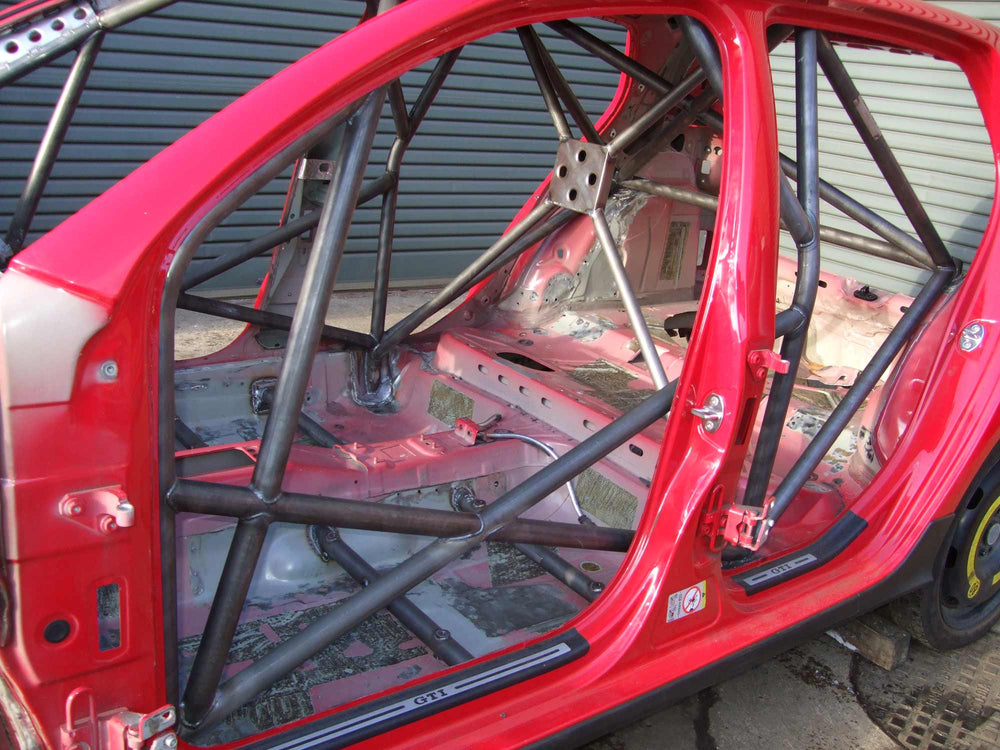 Roll Bar Multipunto Custom Cages da Saldare per Volkswagen Golf 5 - FIA