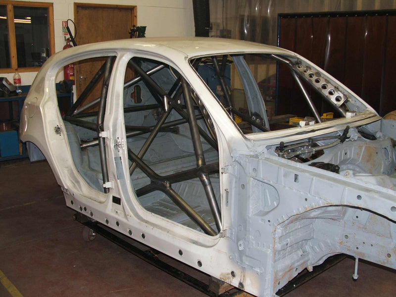 Carica immagine in Galleria Viewer, Roll Bar Multipunto Custom Cages da Saldare per BMW Serie 1 E81 &amp; E87 - FIA

